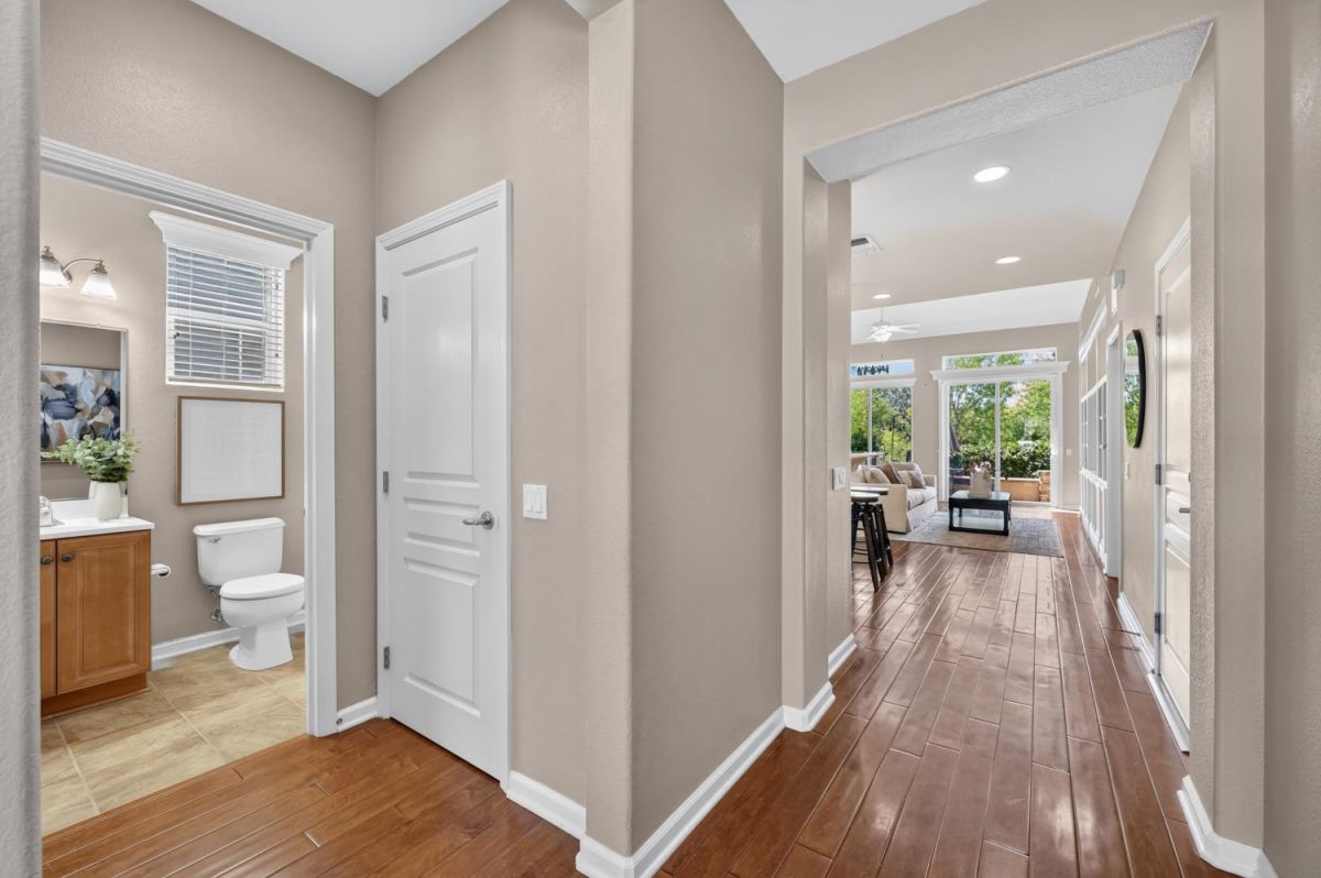 1469 Topanga Lane