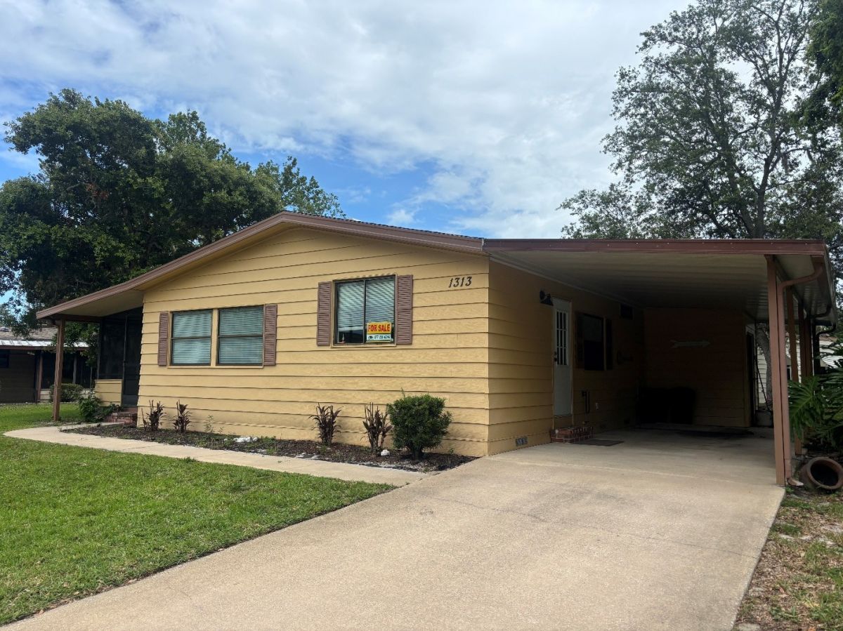 1313 Calle Bonita Dr.