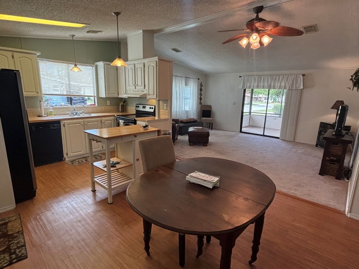 1313 Calle Bonita Dr.