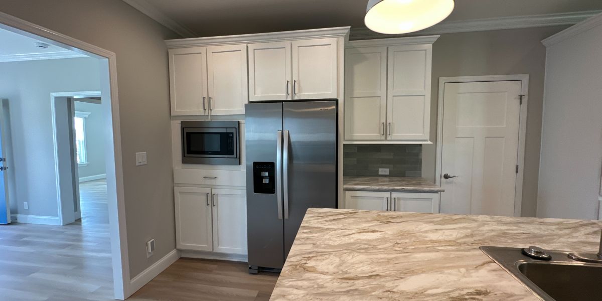 2548 Chretien Dr.