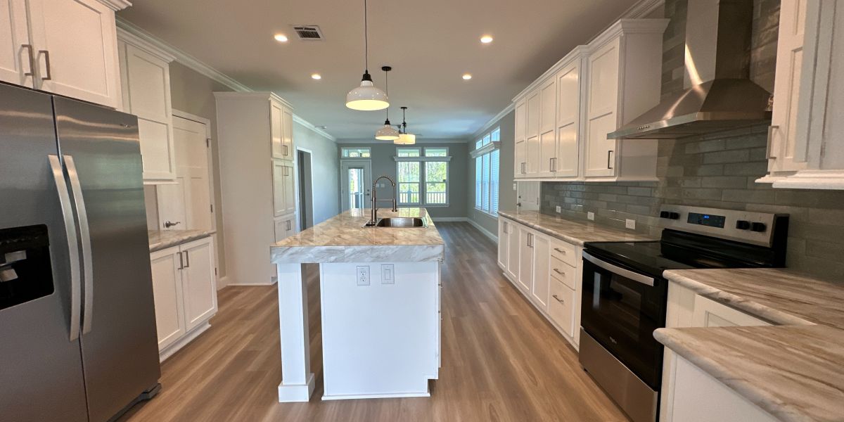 2548 Chretien Dr.