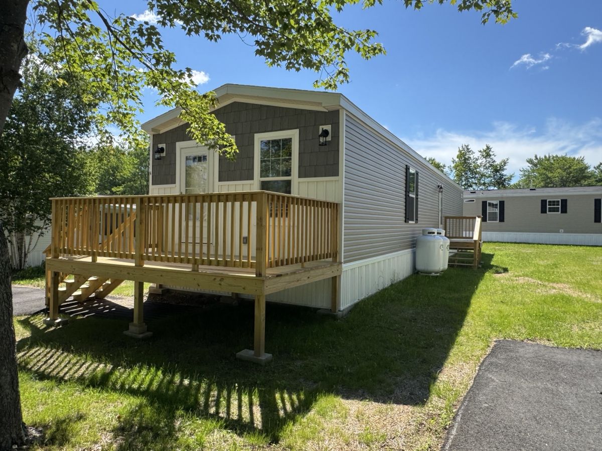 6 Locust Drive