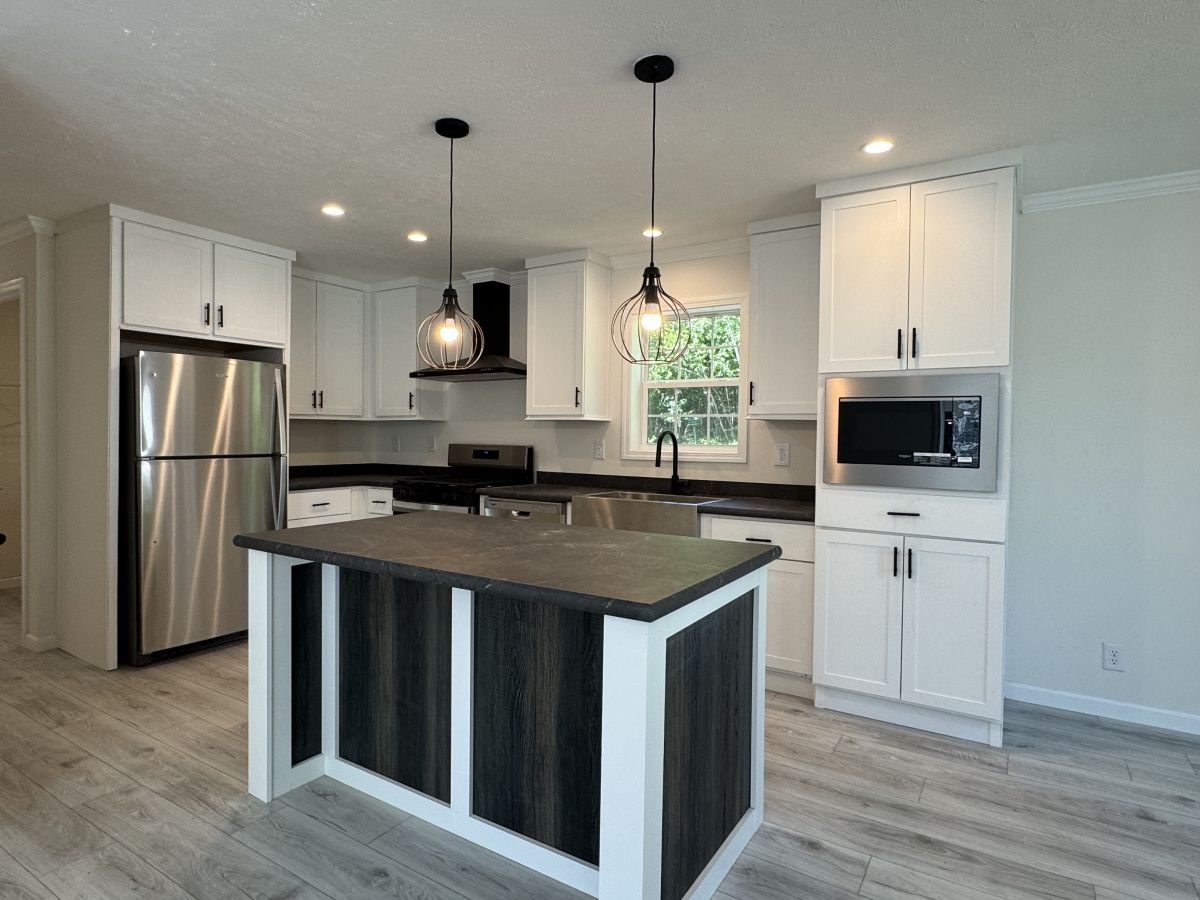 8 Locust Dr