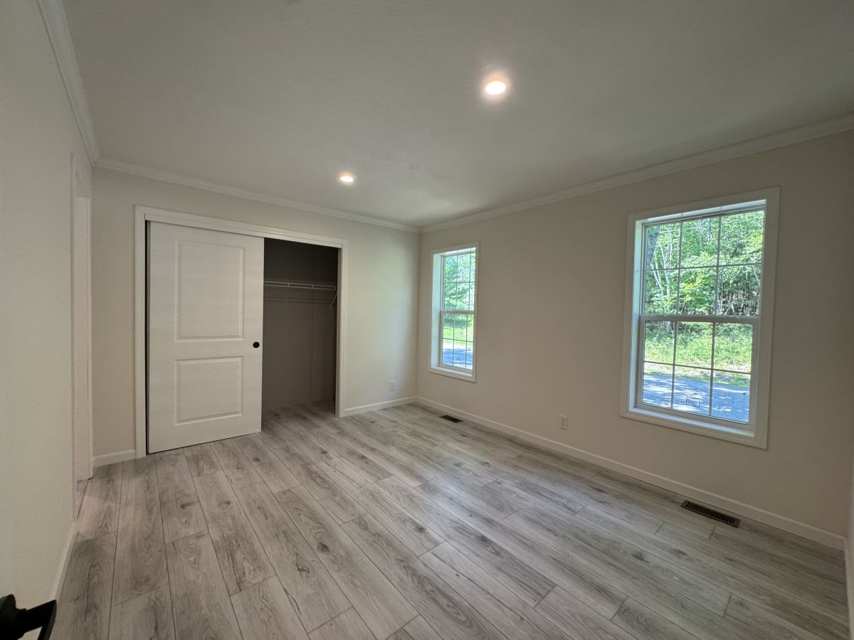 8 Locust Dr