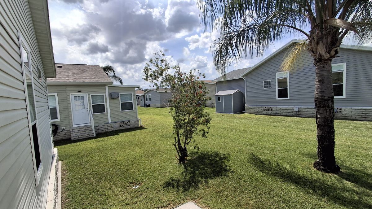 3000 US HWY 17/92 W LOT #643