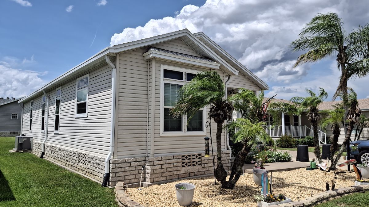 3000 US HWY 17/92 W LOT #643