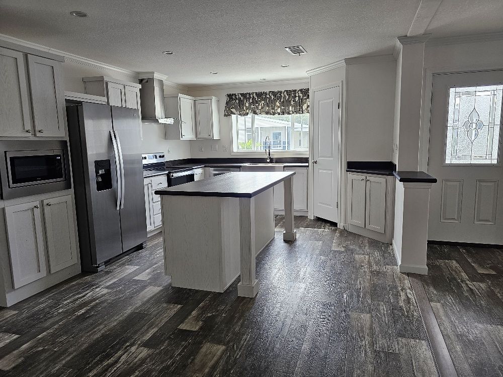 214 Belleza Blvd