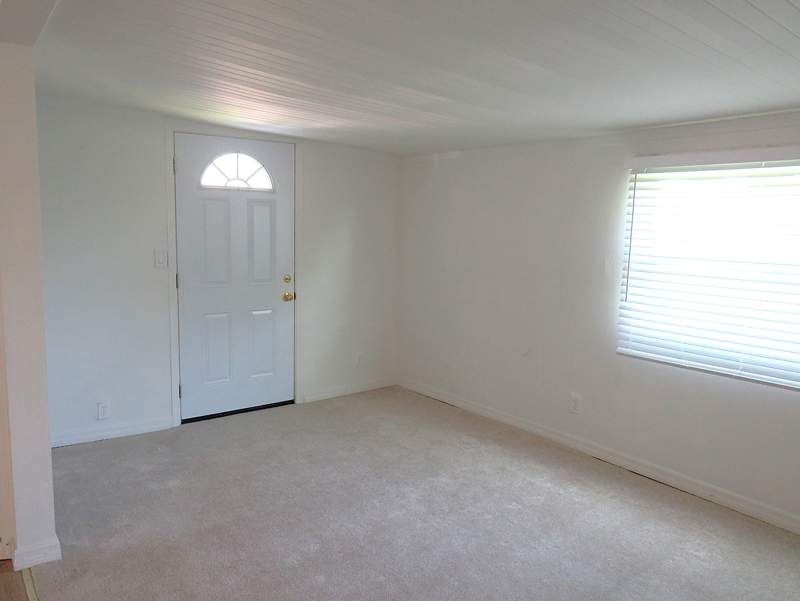825 Poinsettia St.