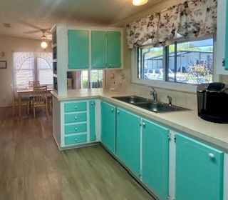 2240 Mariposa Ave.