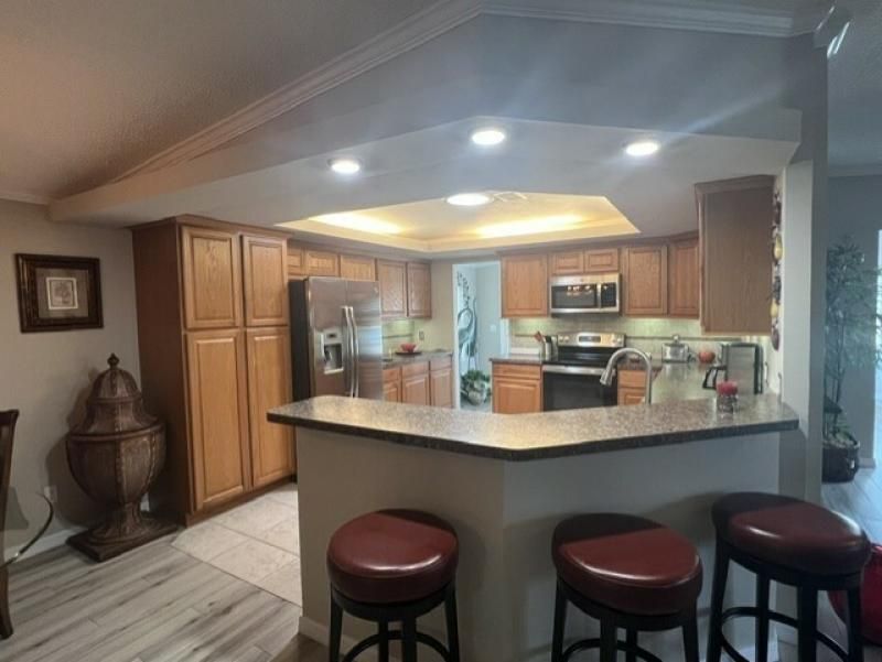 162 Palm Blvd