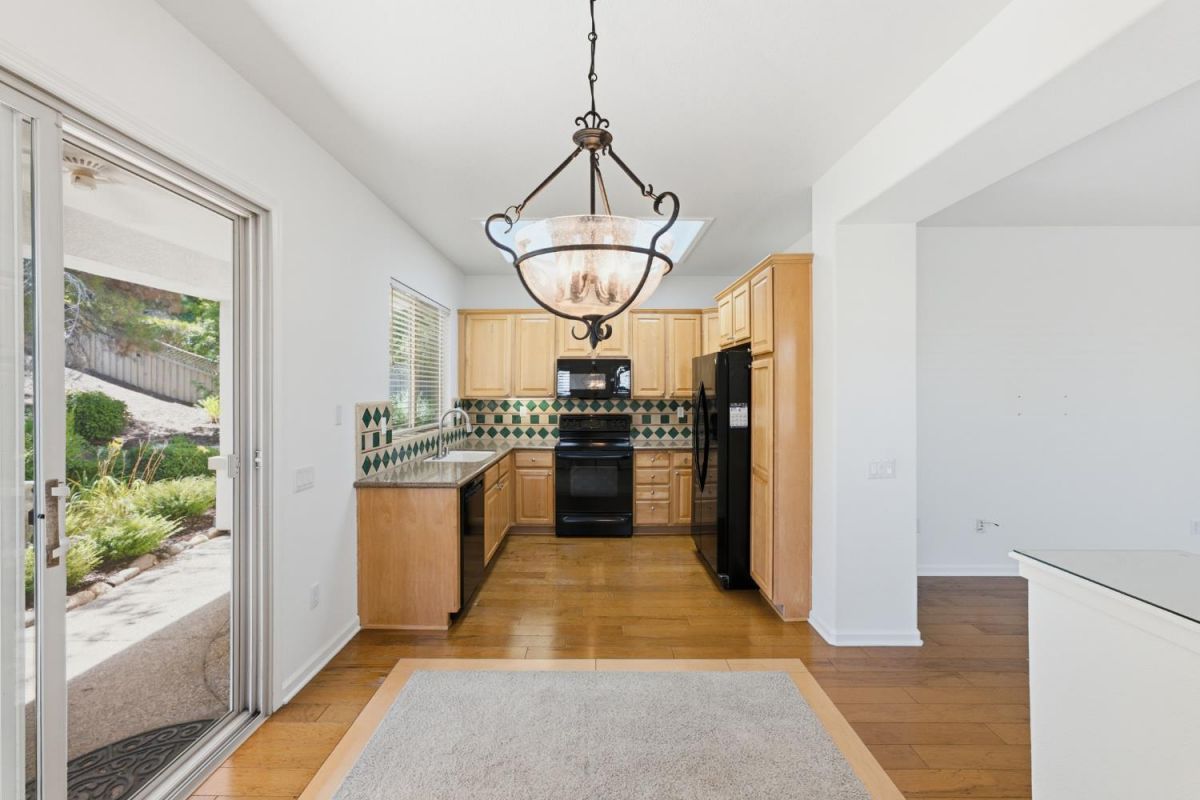 869 Greenridge Court
