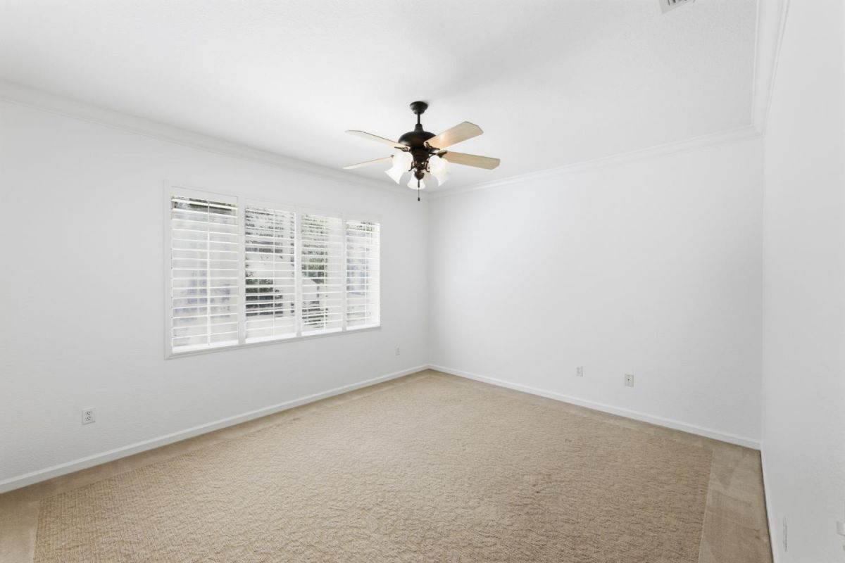 869 Greenridge Court