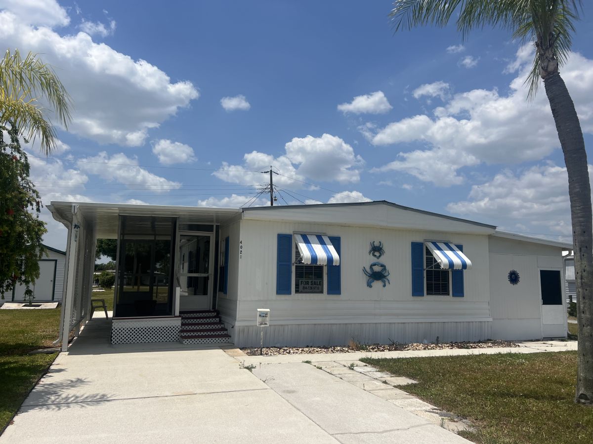 4021 Iola Ave.