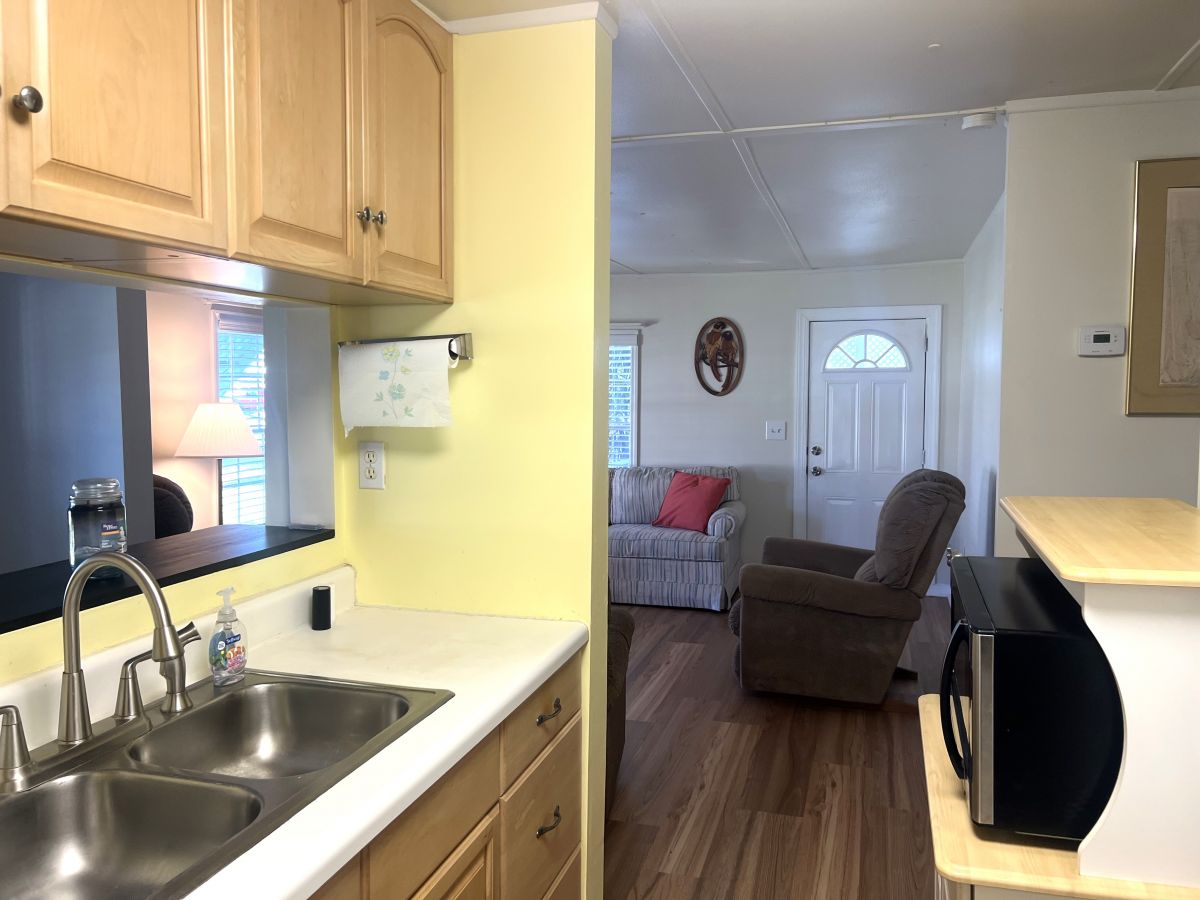 4021 Iola Ave.
