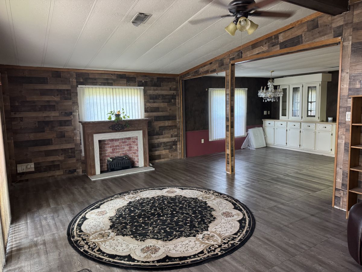1635 Geranium Loop