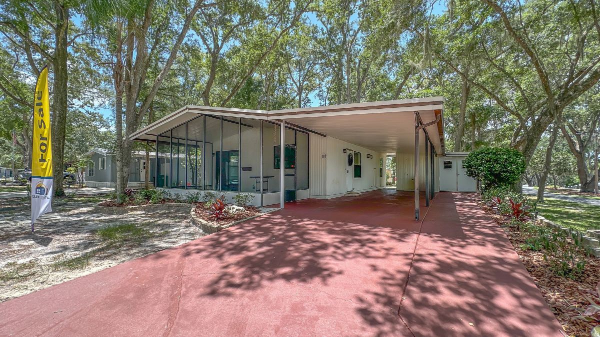 102 Magnolia Dr