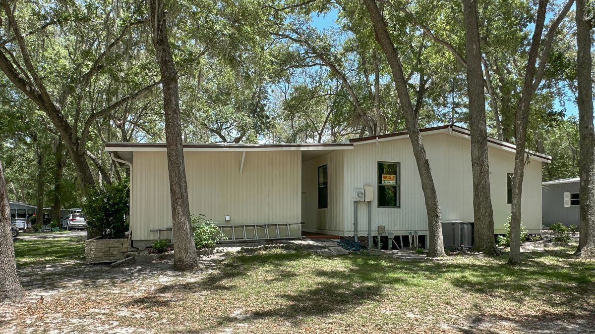 102 Magnolia Dr
