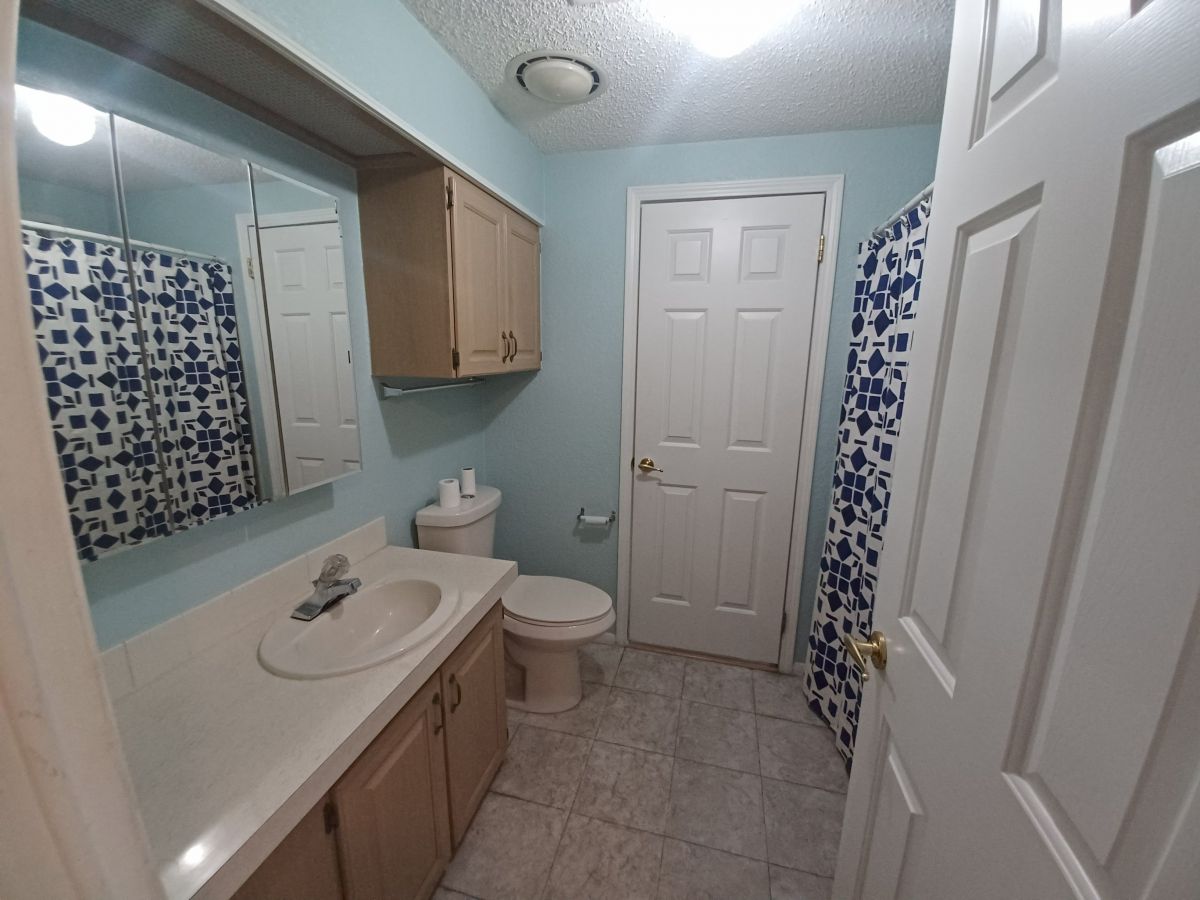 3424 NW 64th St