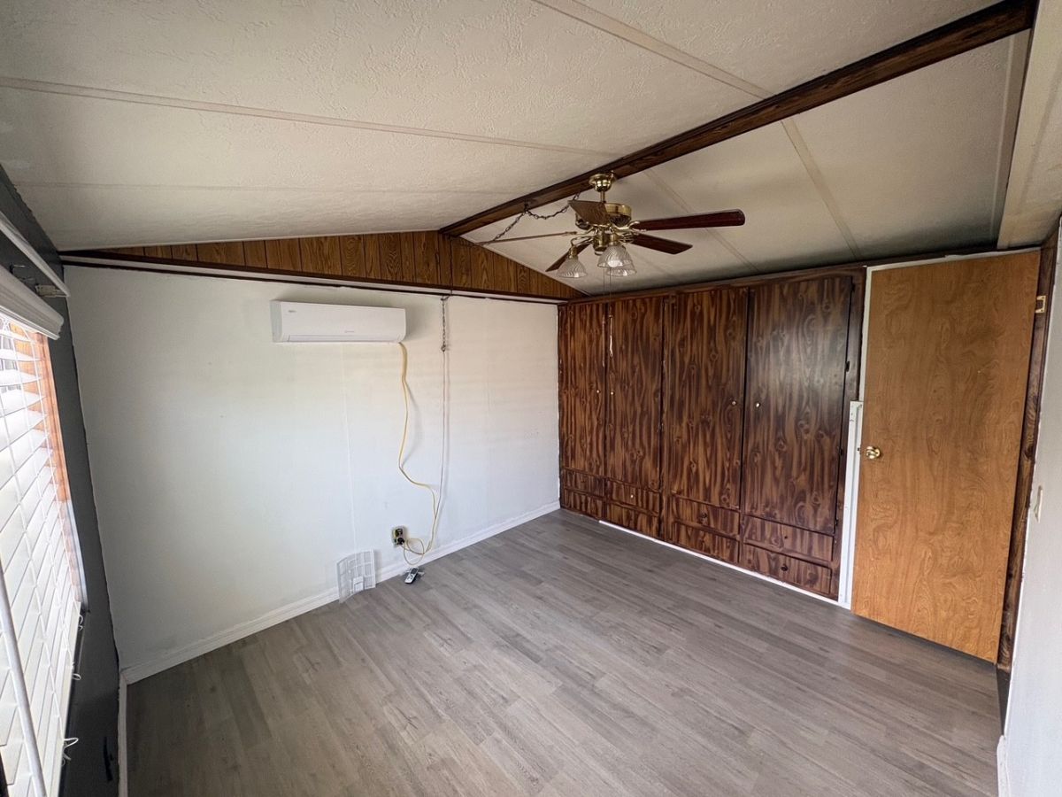 863 Santa Fe Drive