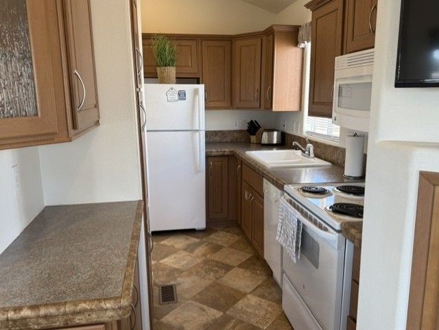 1110 North Henness Road, Site 915