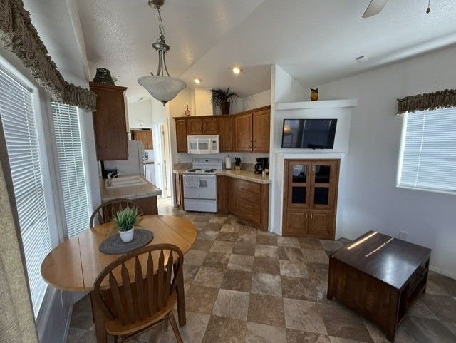 1110 North Henness Road, Site 894