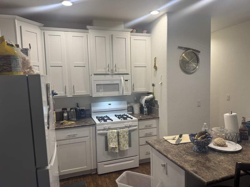 4470 E. Vegas Valley Dr. #086