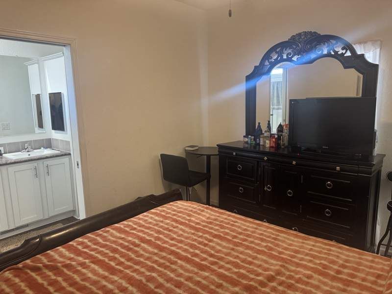 4470 E. Vegas Valley Dr. #086