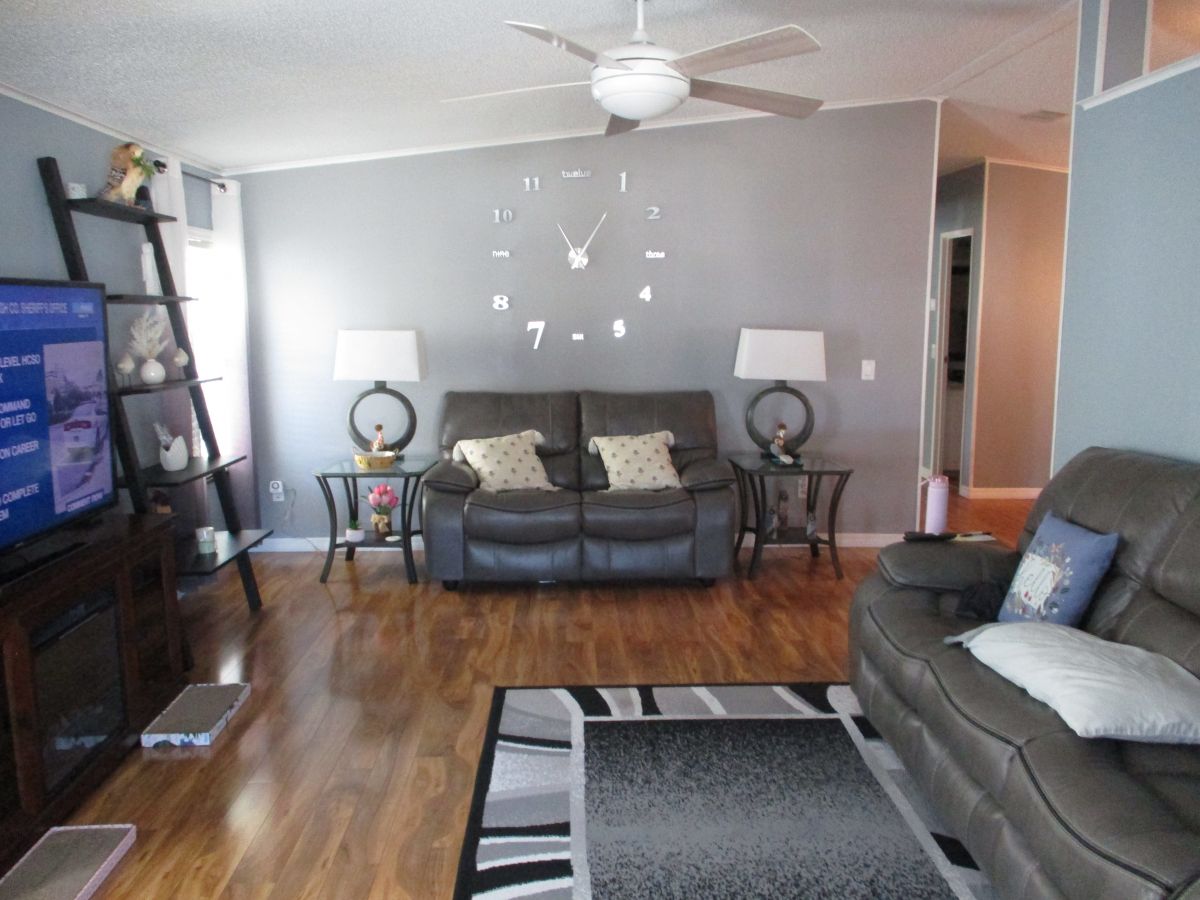 8100 Cedar Creek Dr.