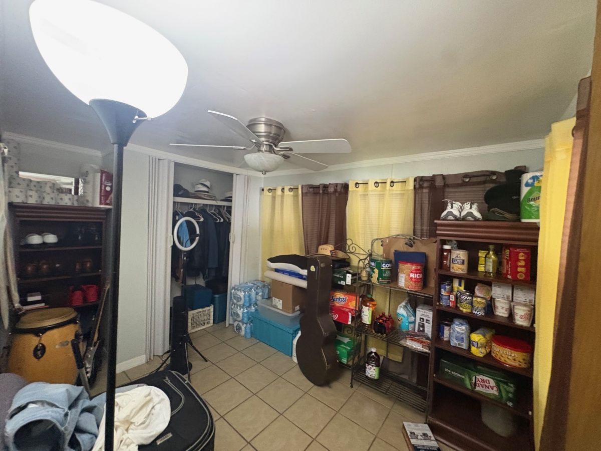 825 Holiday Court
