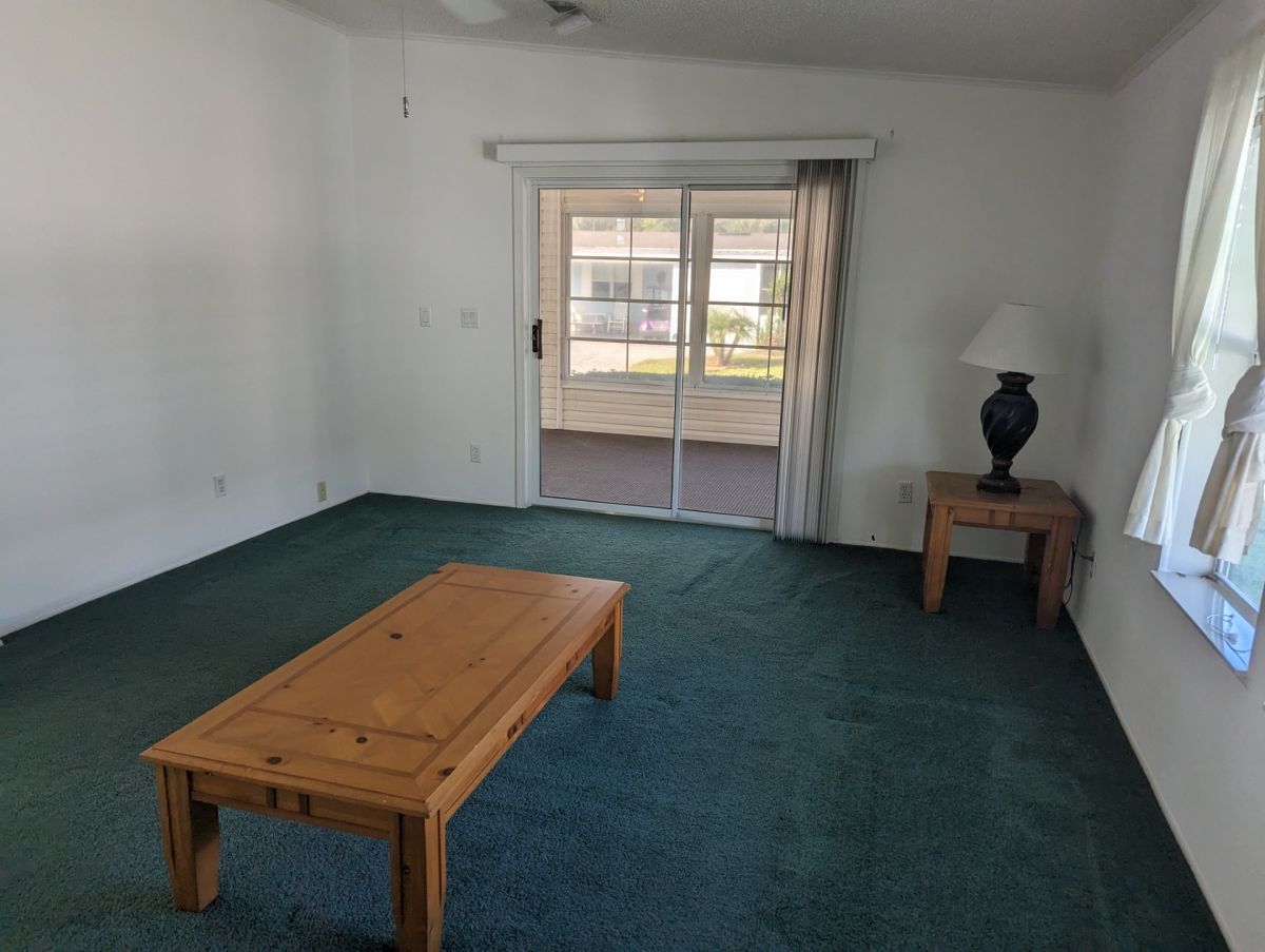 527 Astor Wy