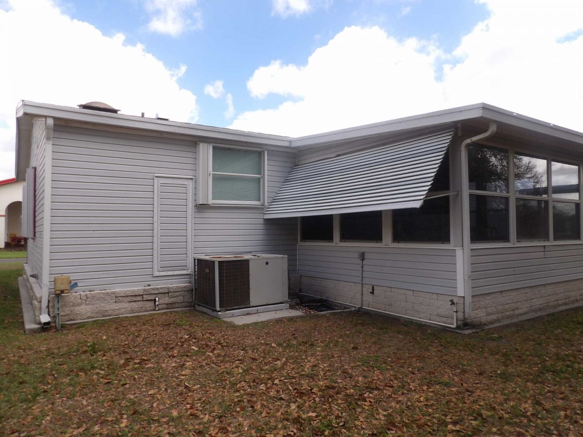 2692 NE Highway 70 Lot 523