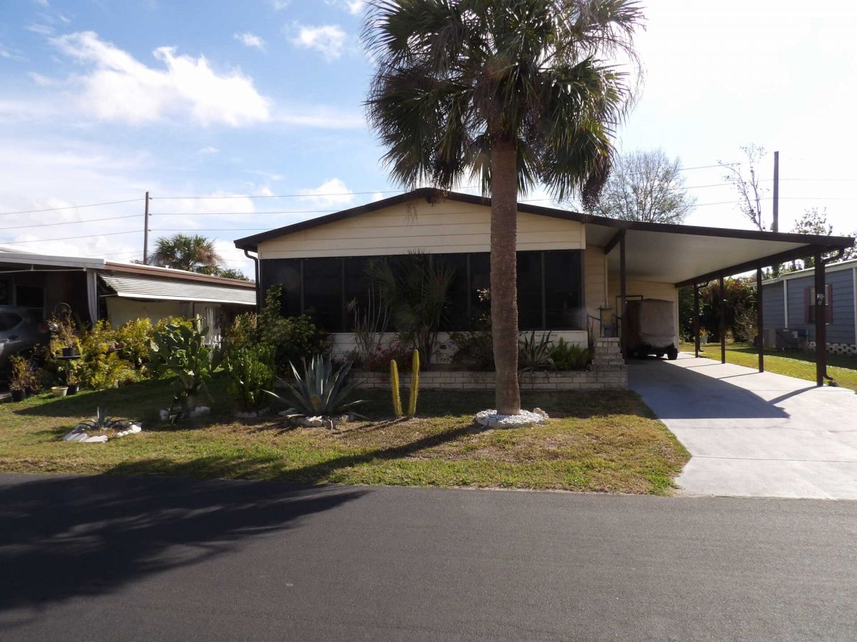 2692 NE Highway 70 Lot 25