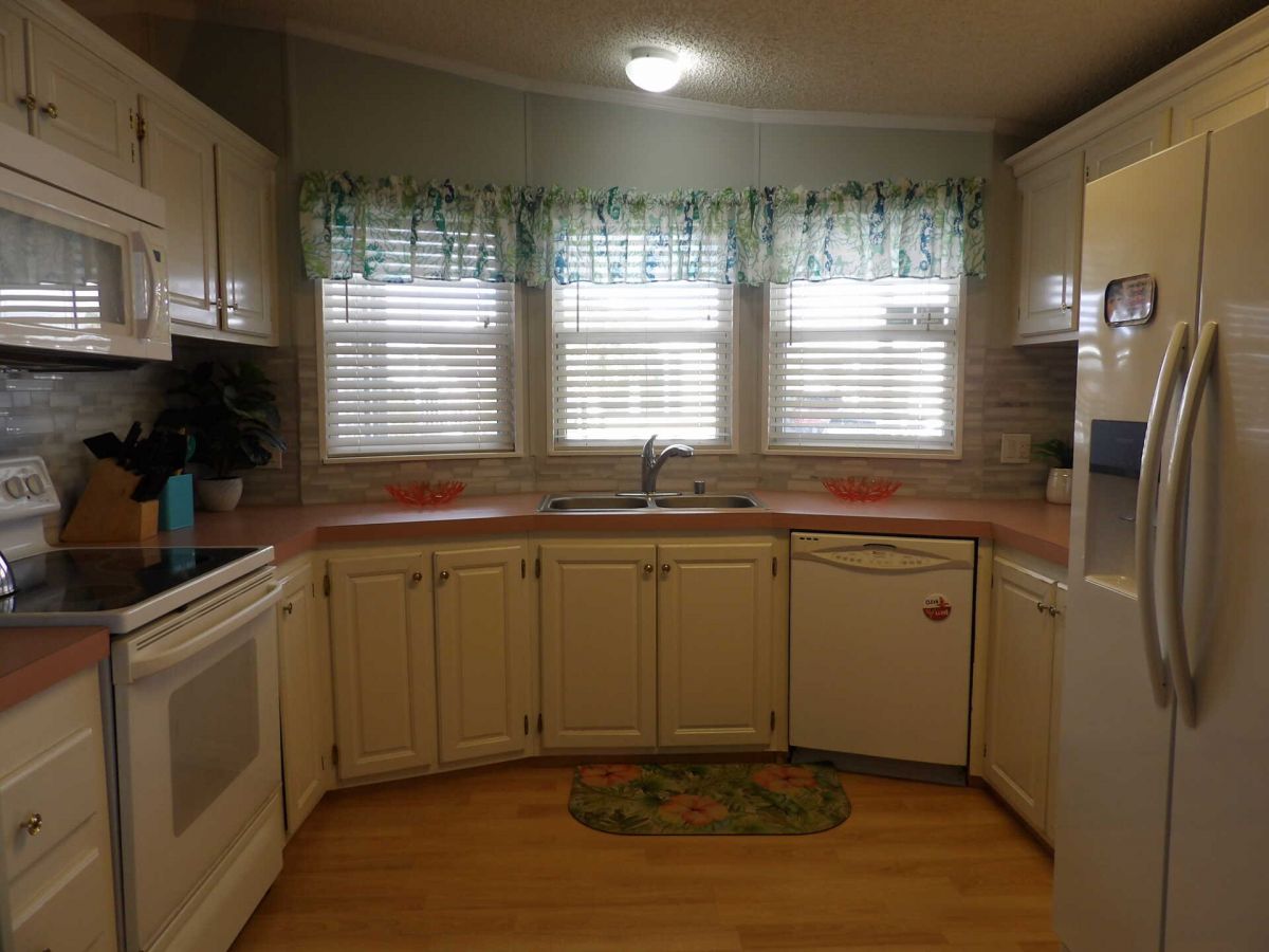 2692 NE Highway 70 Lot 588