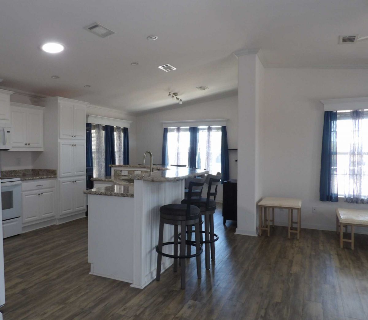 2692 NE Hwy 70, #716