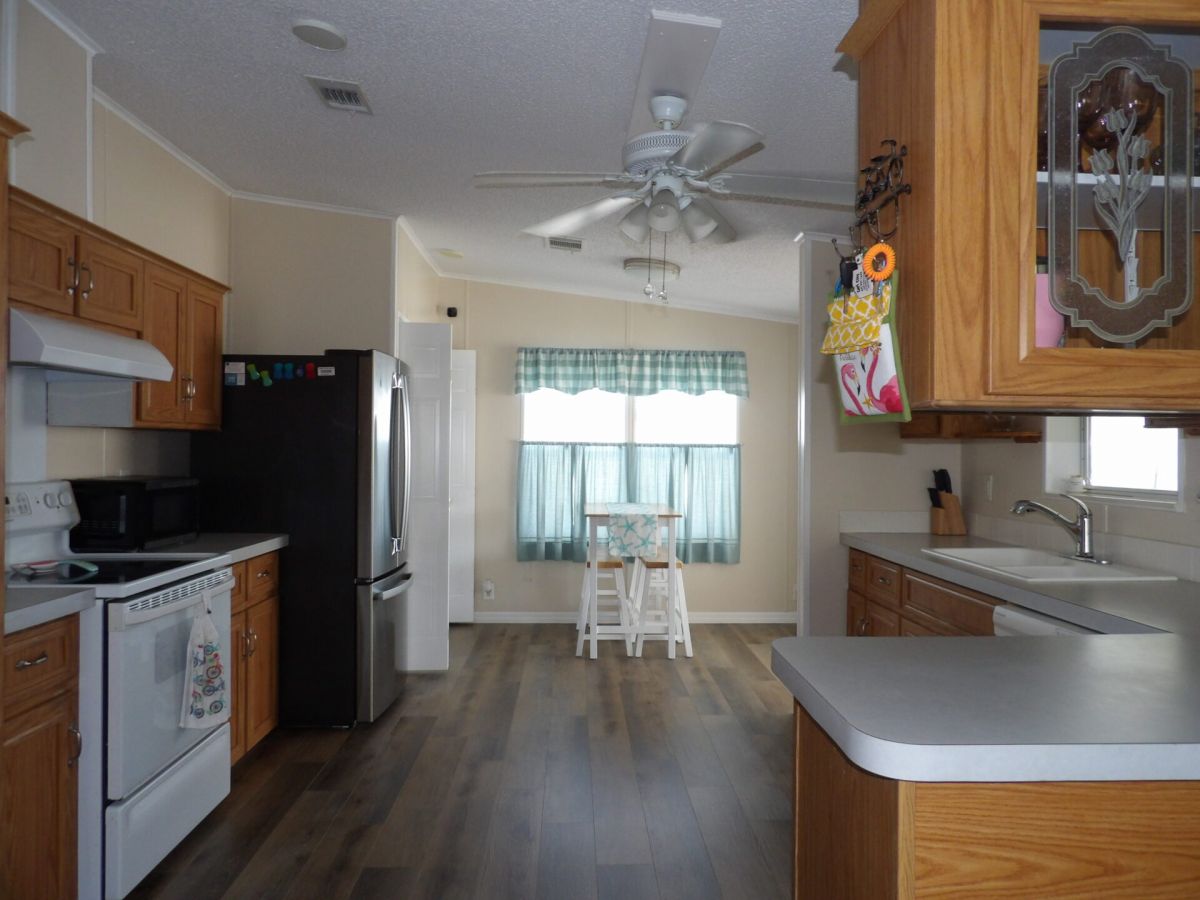 2692 NE Hwy 70, #714