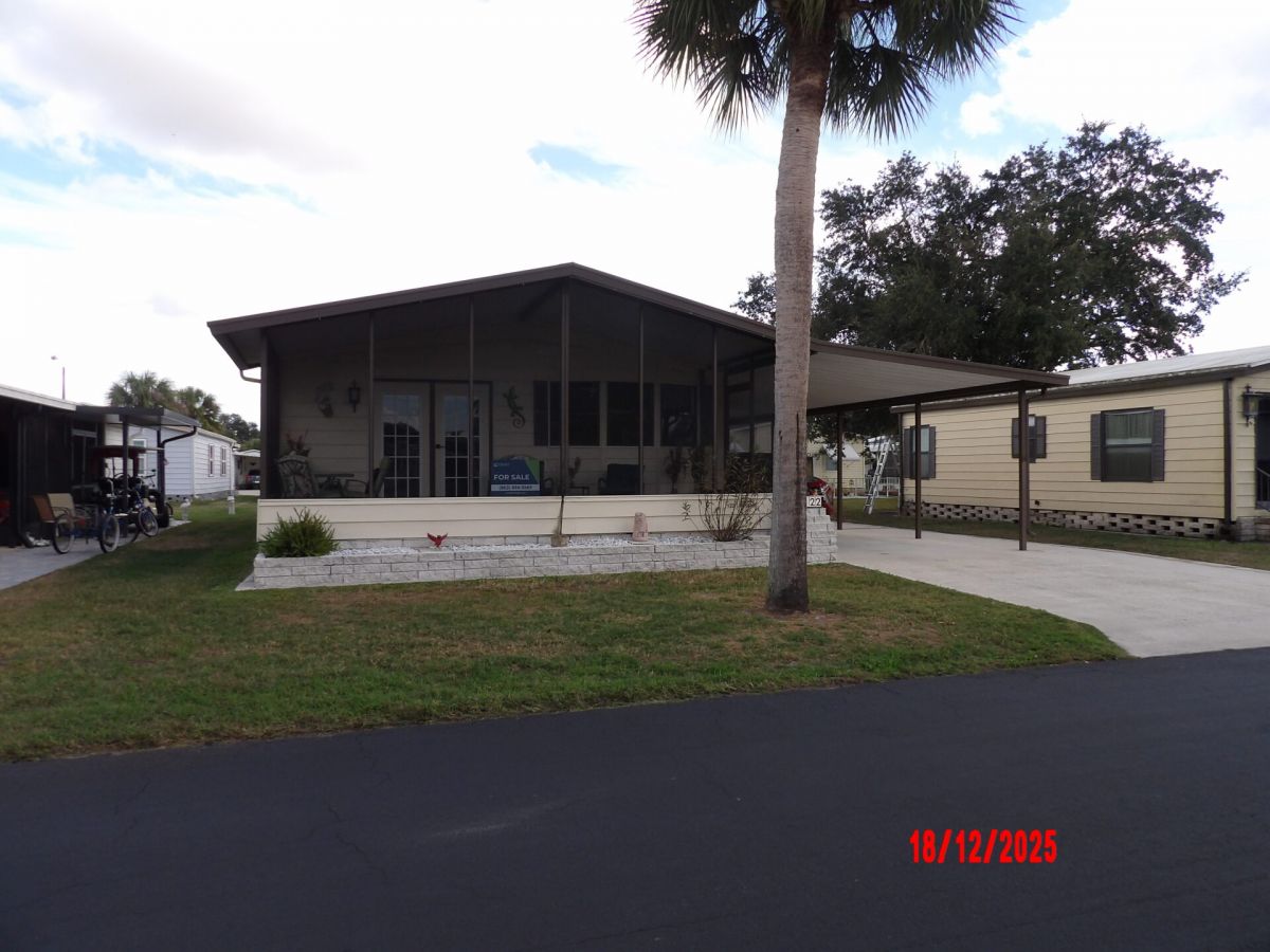 2692 NE Highway 70 Lot 122