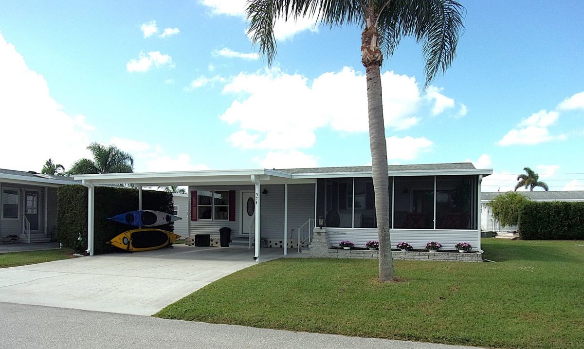 2692 NE Hwy 70, #574