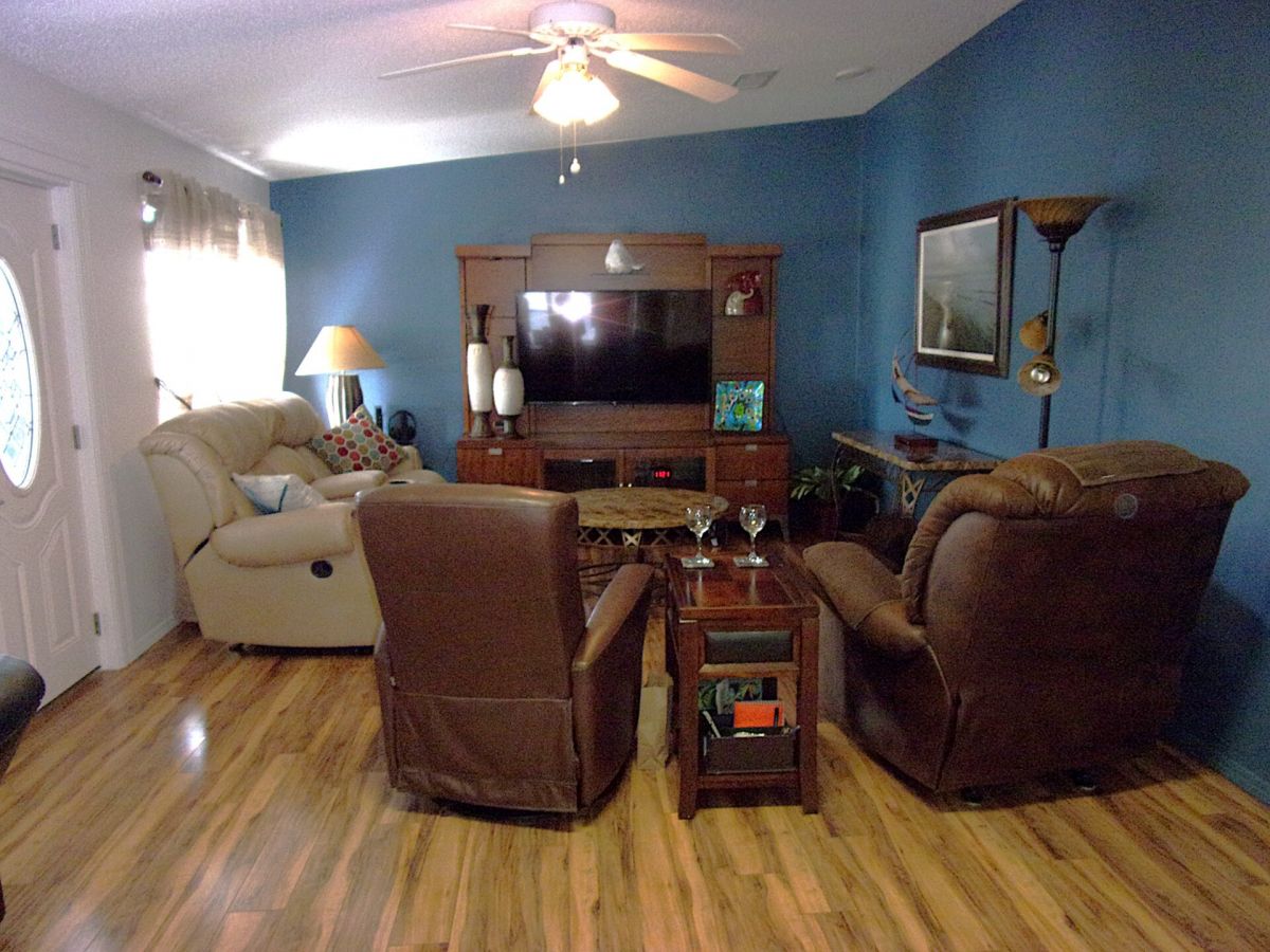 2692 NE Hwy 70, #574