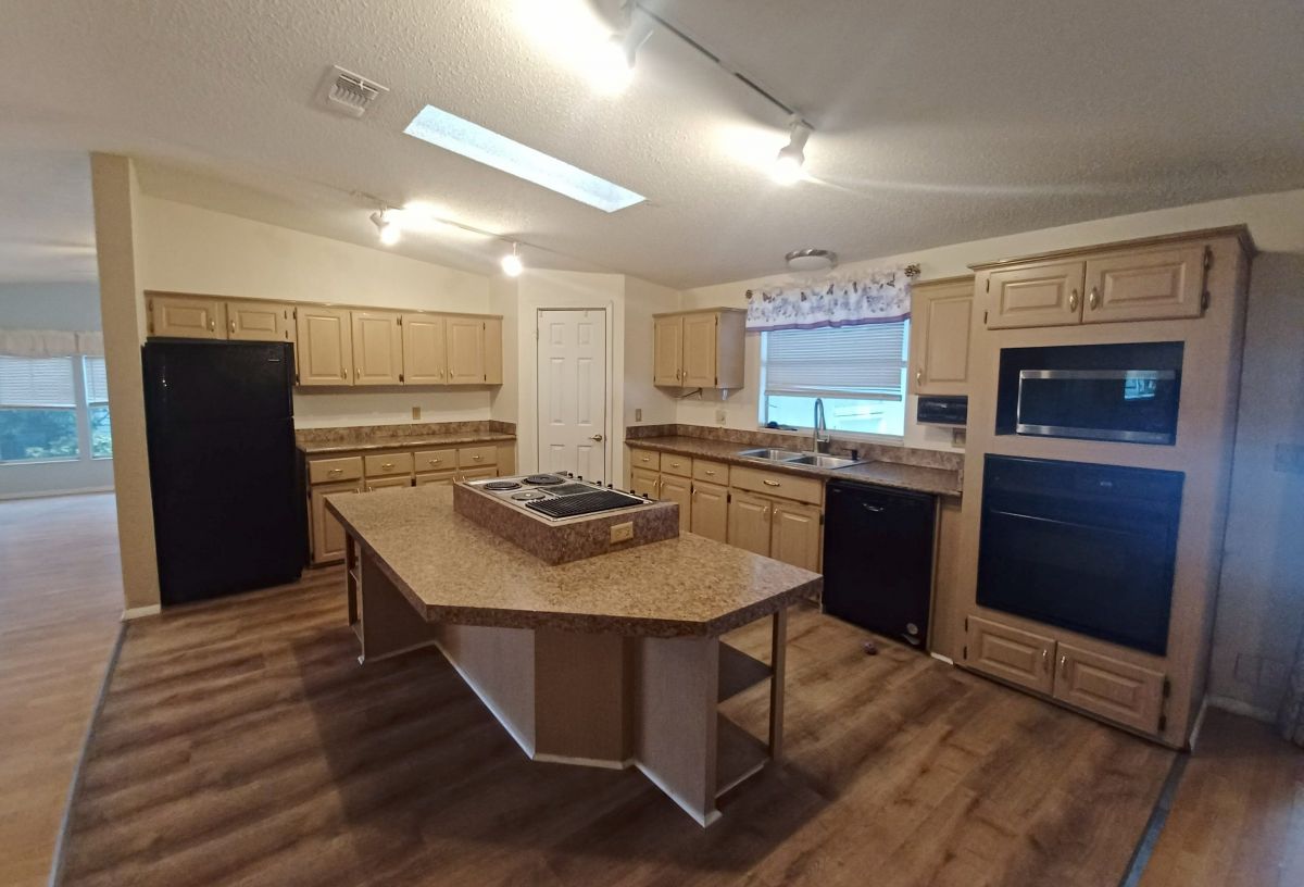 3424 NW 64th St