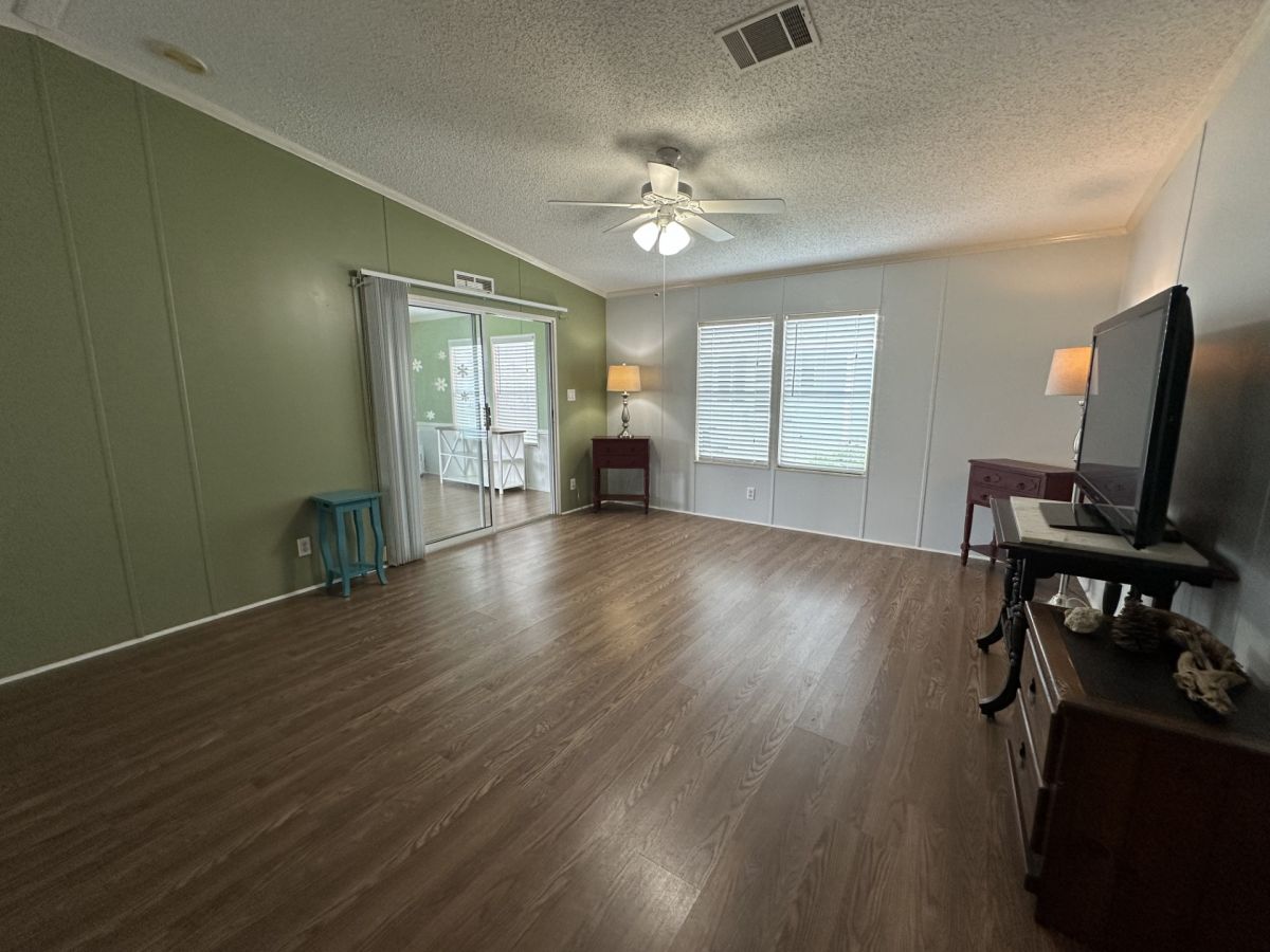 2302 KELLY DRIVE