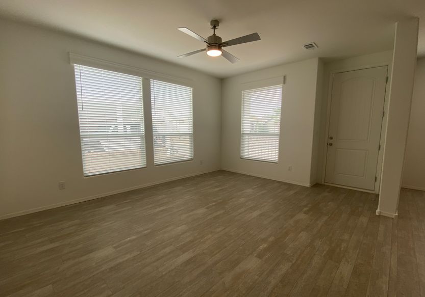 1110 North Henness Rd 2125