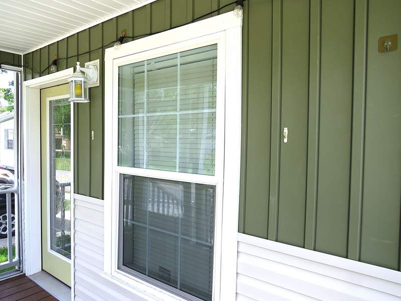 967 Laura St.