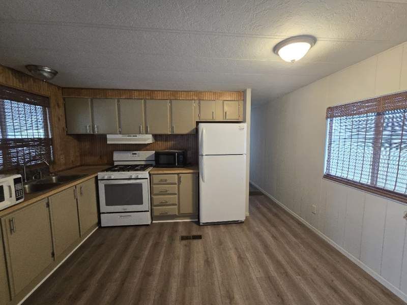 2050 W. Dunlap Ave #B127
