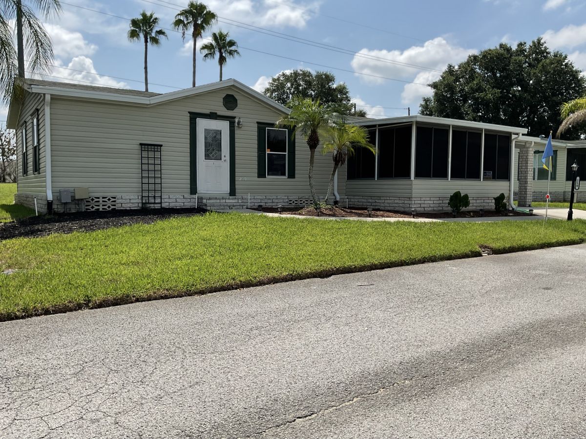 210 Bay Breeze Loop