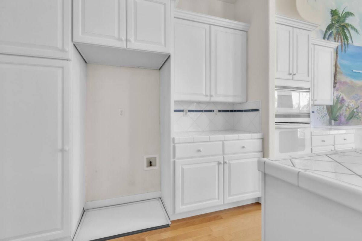 1052 Magnolia Lane