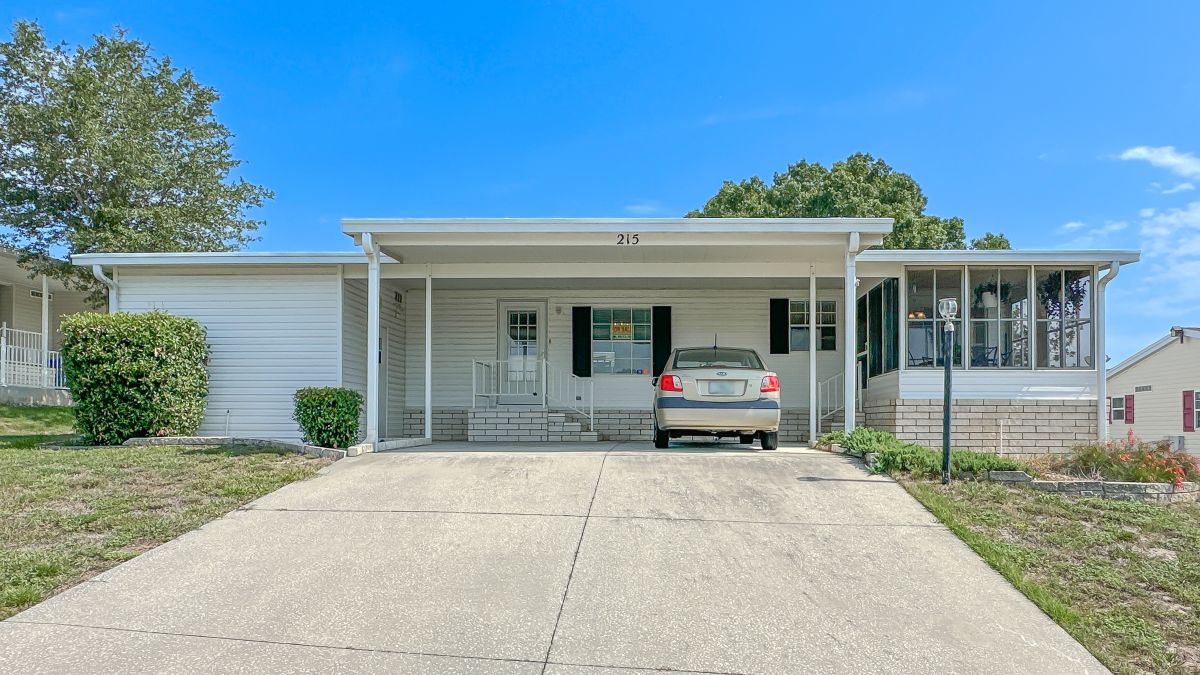 215 Sanders Ln