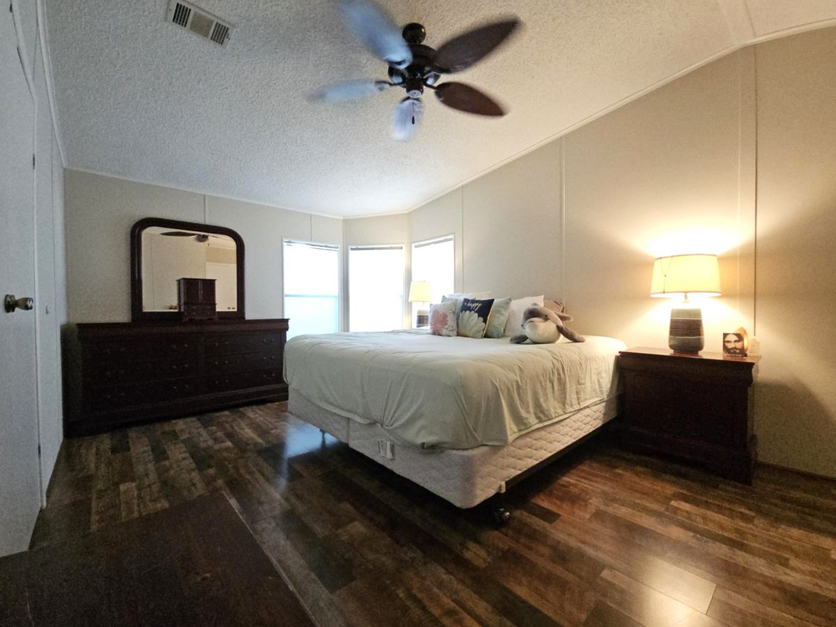 33 CYPRESS LOOP
