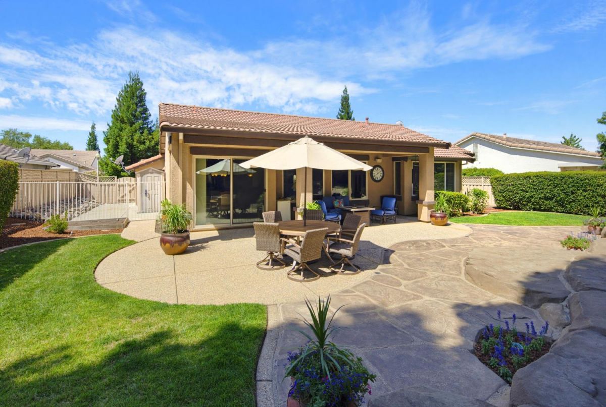 1945 Laurelhurst Lane