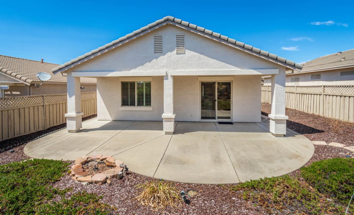 2297 Winding Way