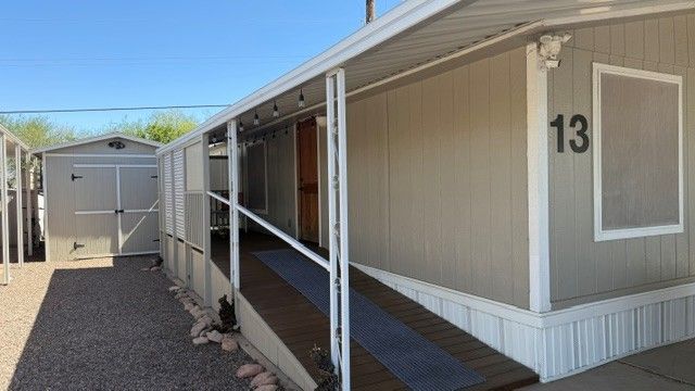 305 S. Val Vista Drive #13